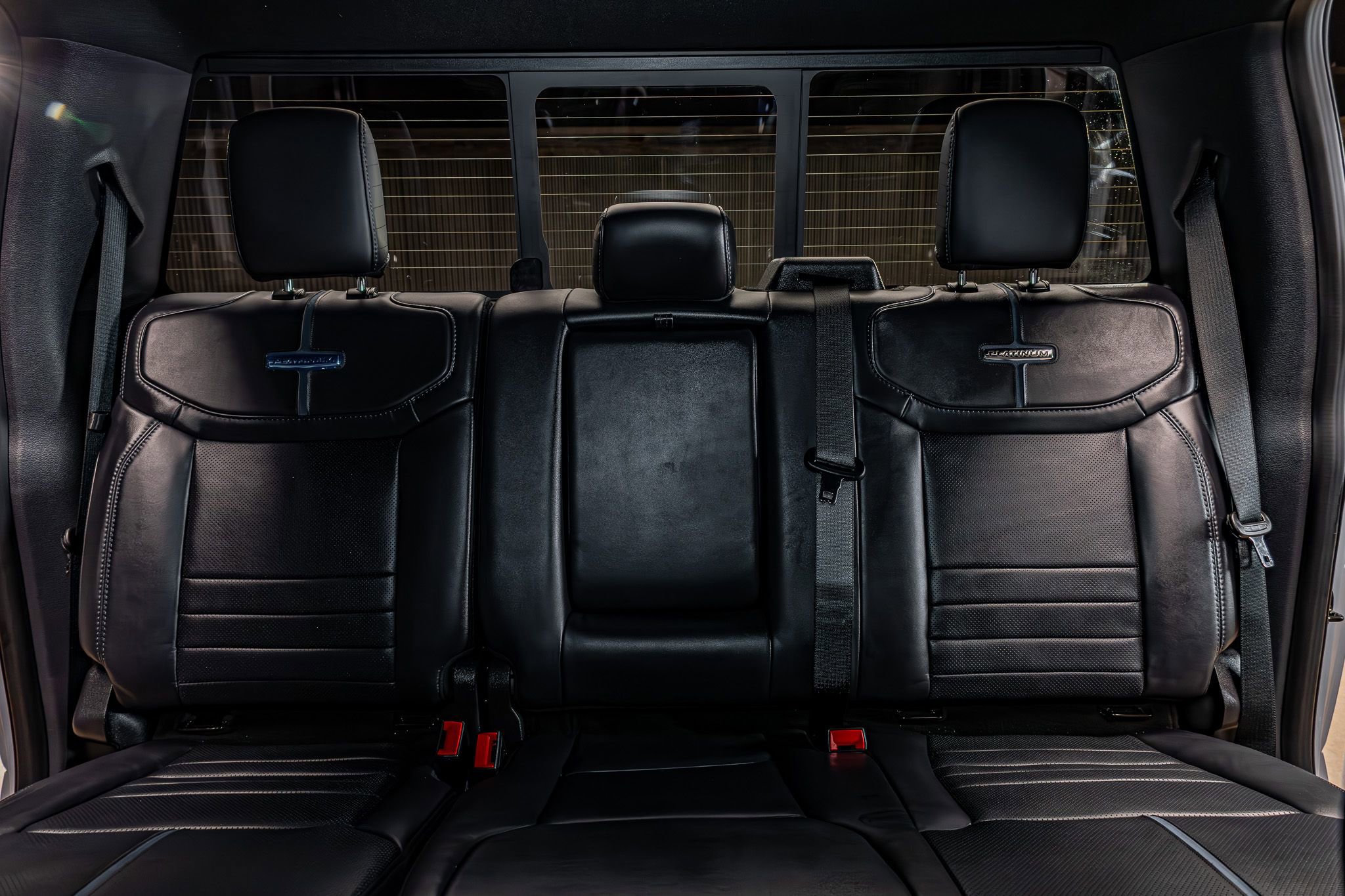 Used 2025 Ford F450 Platinum w/ FX4 Off-Road Package image 25