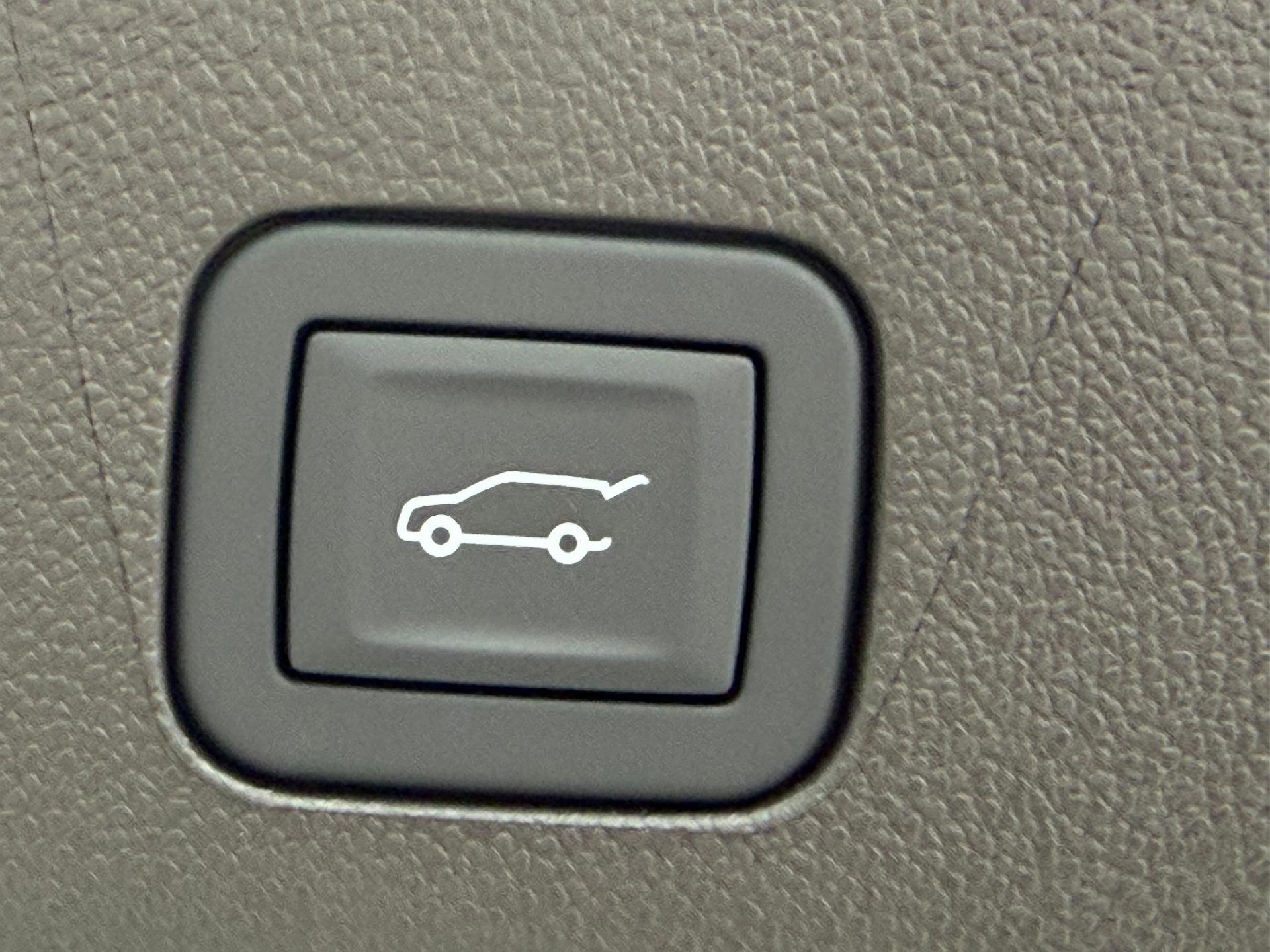 New 2026 Chevrolet Tahoe LT image 18