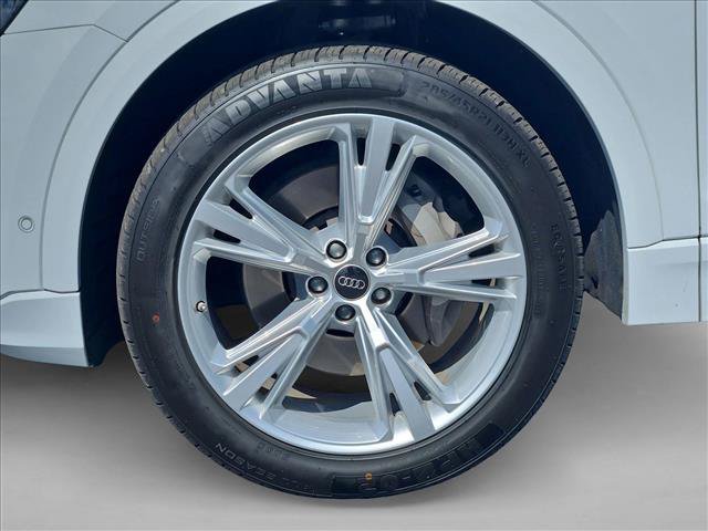 Used 2023 Audi Q8 Premium AWD/4WD image 30