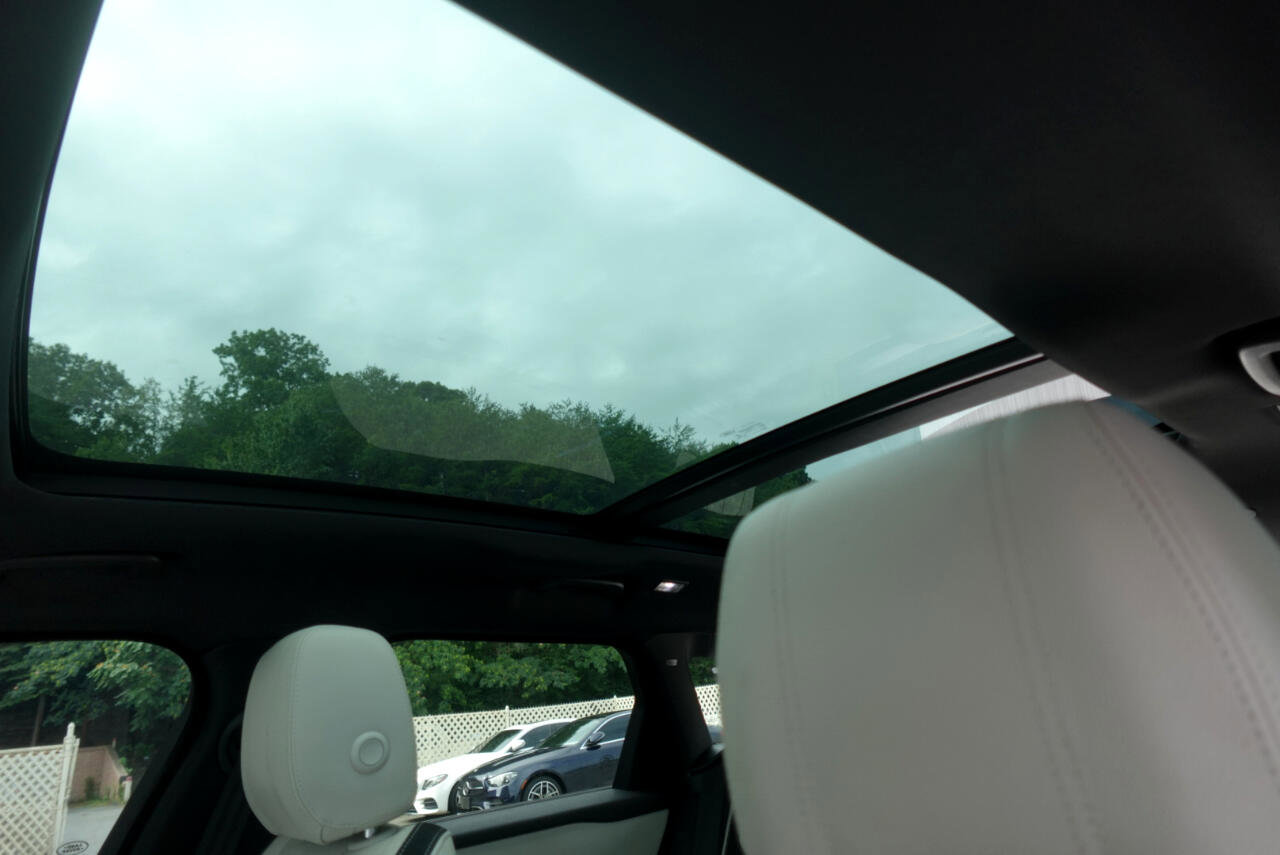 Used 2021 Land Rover Range Rover Velar R-Dynamic S image 14