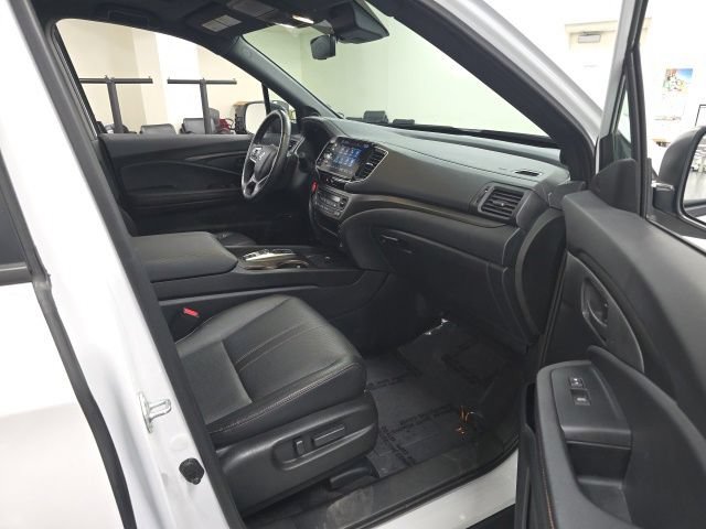 Used 2025 Honda Ridgeline TrailSport image 5