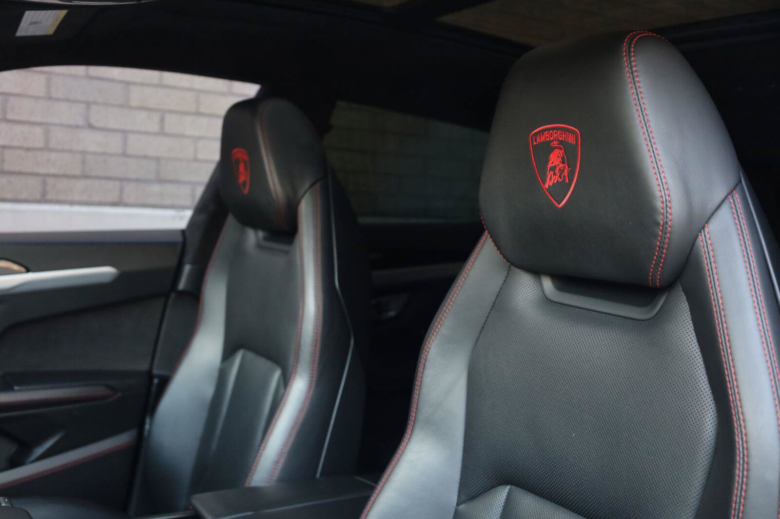 Used 2019 Lamborghini Urus AWD/4WD image 21