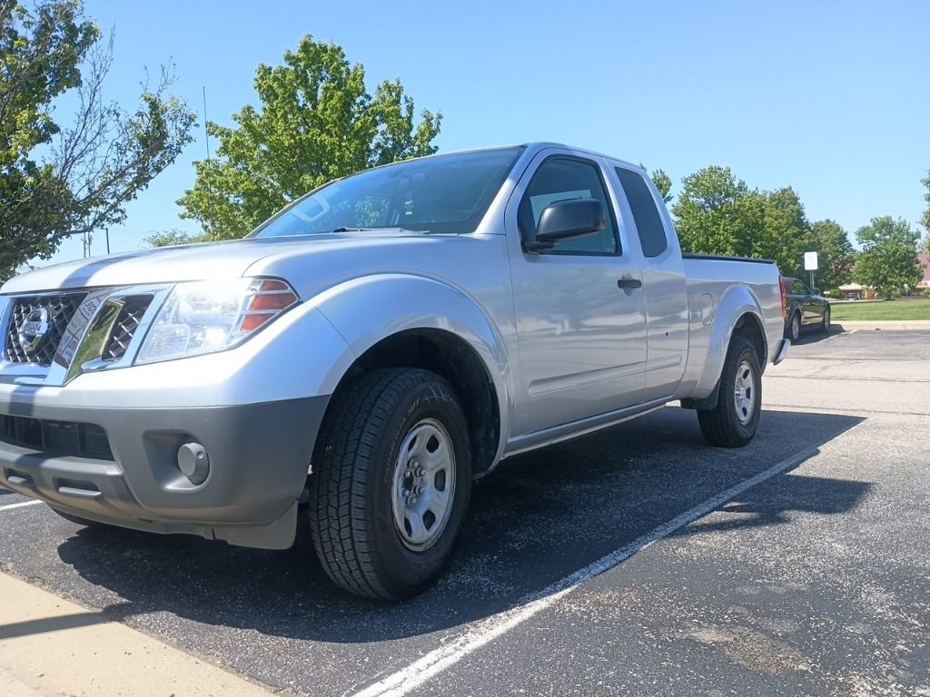 Used 2019 Nissan Frontier S RWD image 2