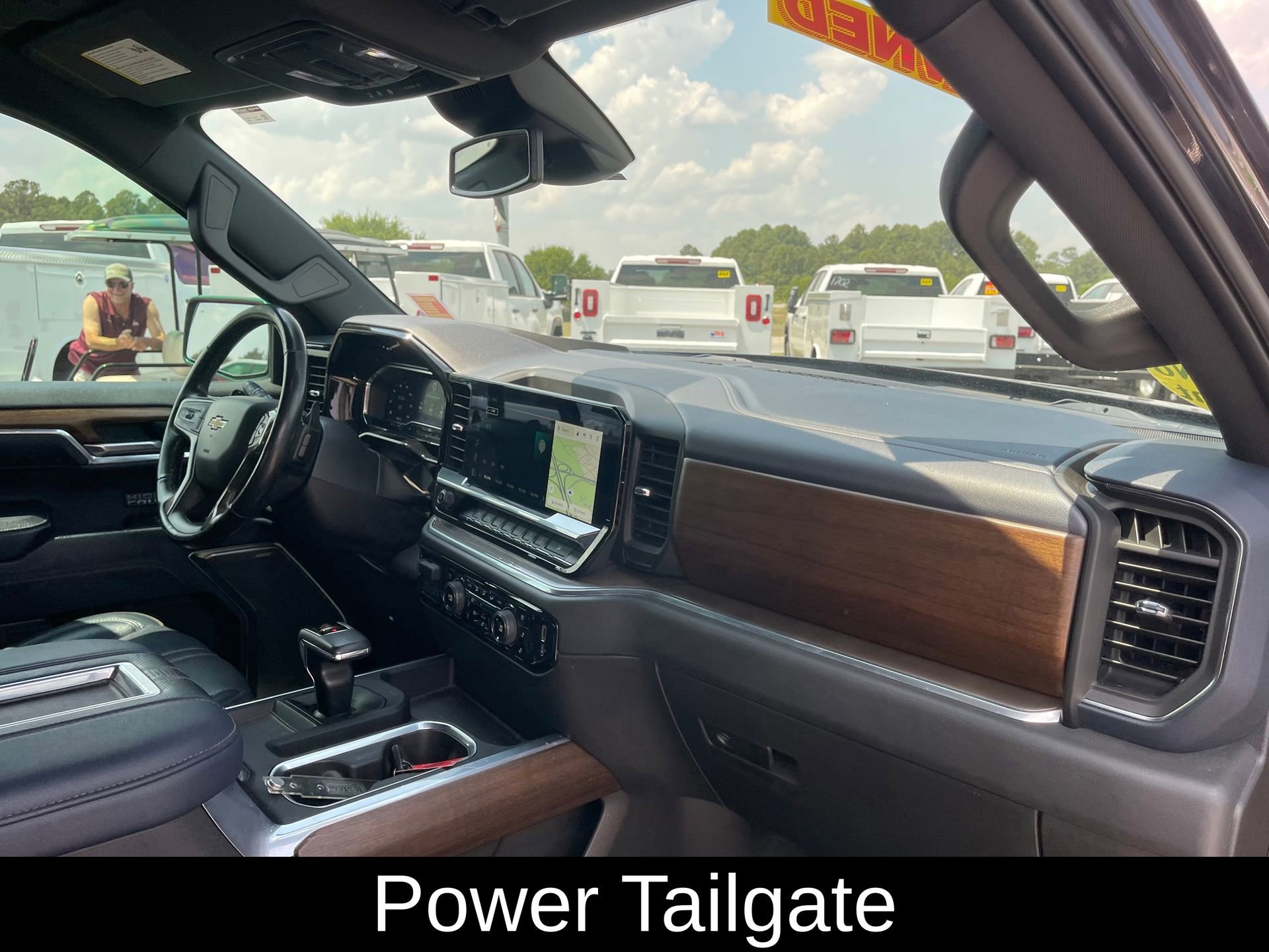 Used 2022 Chevrolet Silverado 1500 High Country w/ Z71 Off-Road Package AWD/4WD image 28