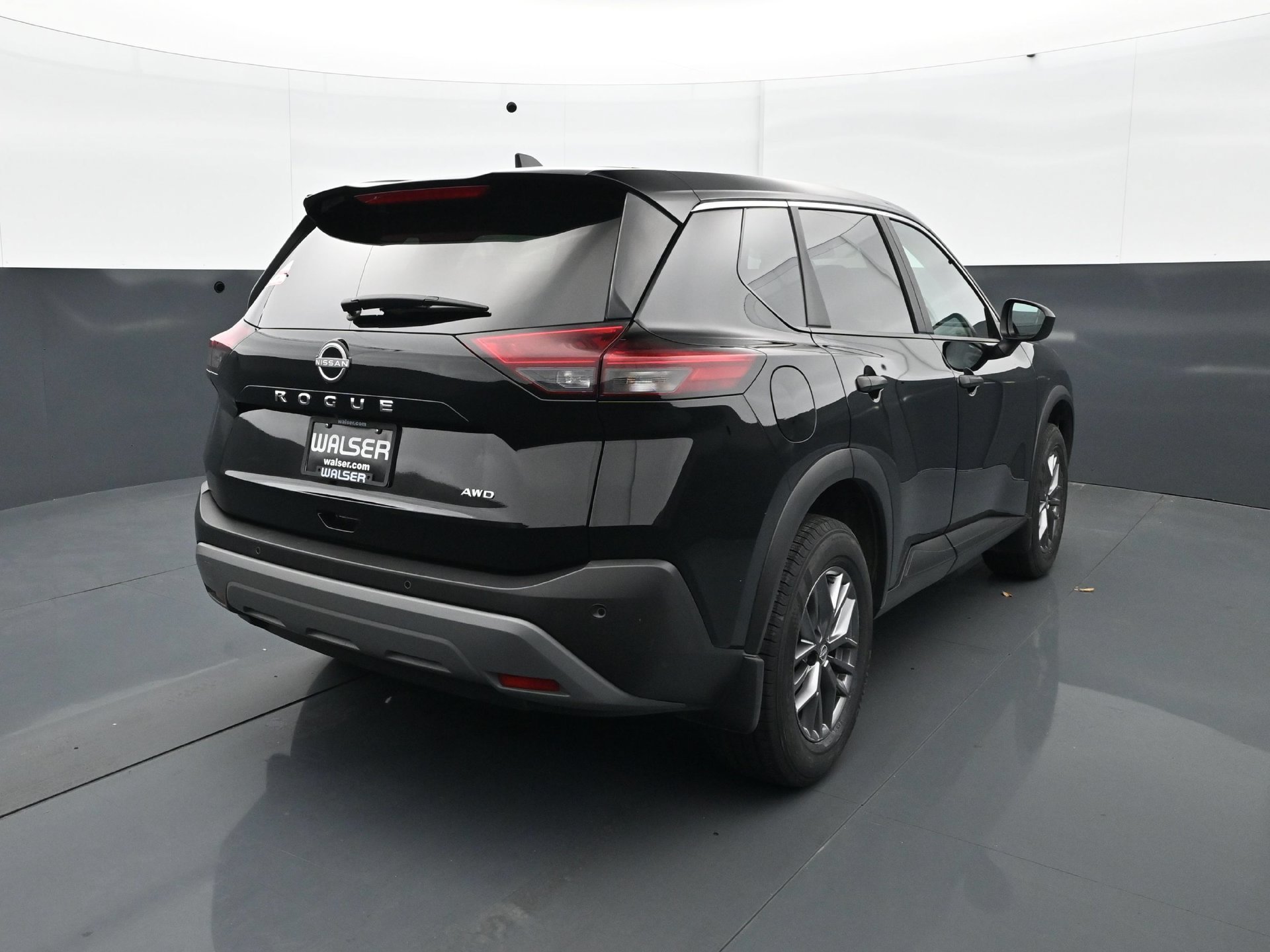 Used 2023 Nissan Rogue S AWD/4WD image 6