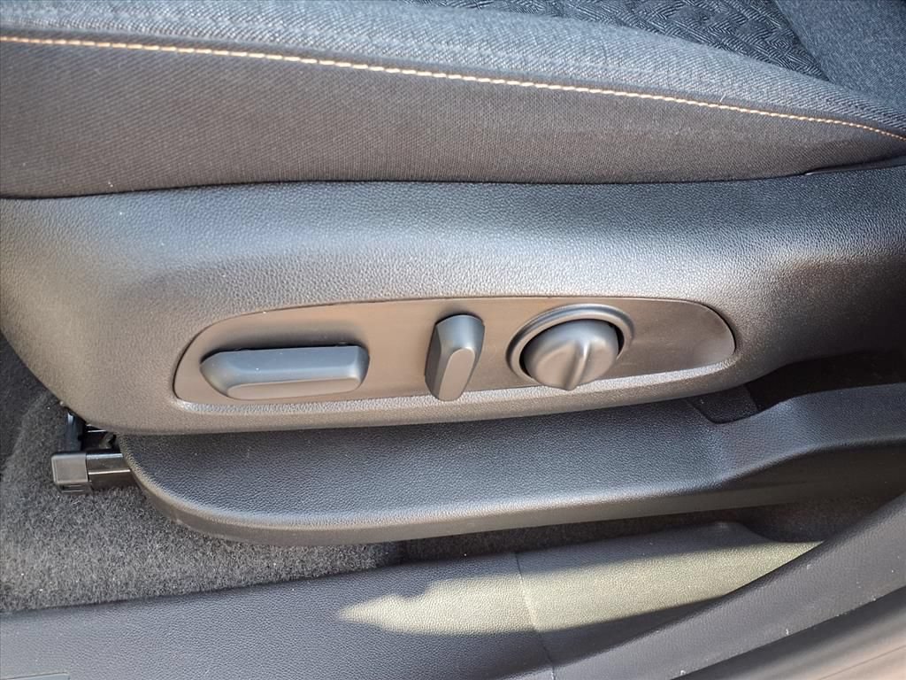 Used 2024 Chevrolet Equinox LT FWD image 5