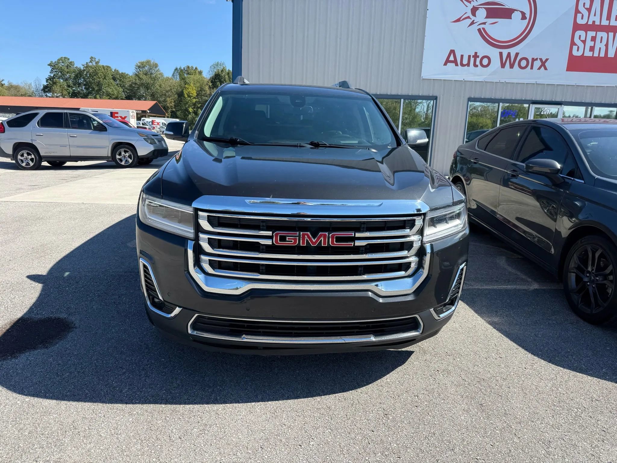 Used 2020 GMC Acadia SLT w/ Driver Alert Package II image 4