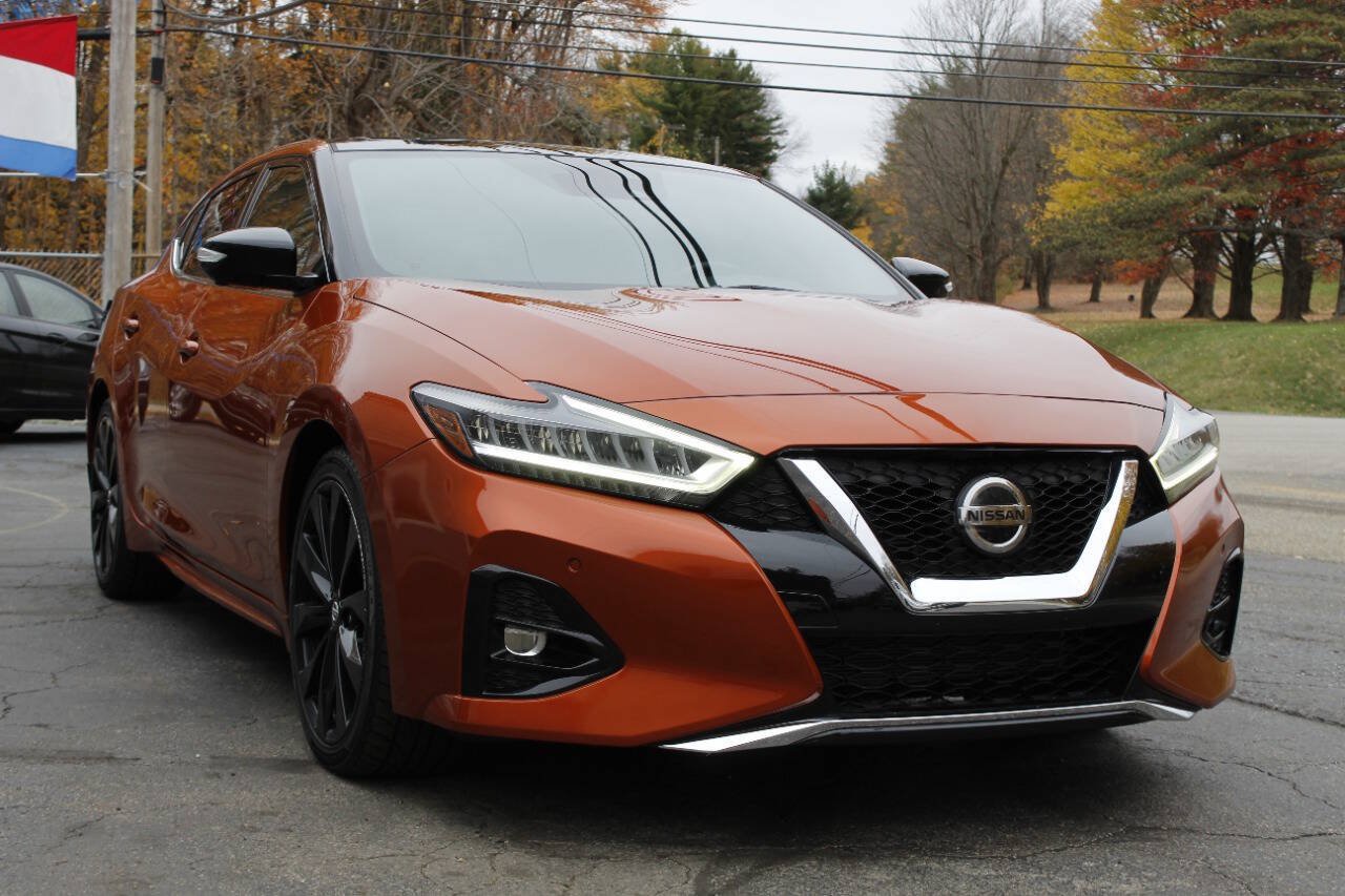 Used 2019 Nissan Maxima SR w/ Premium Package FWD image 2