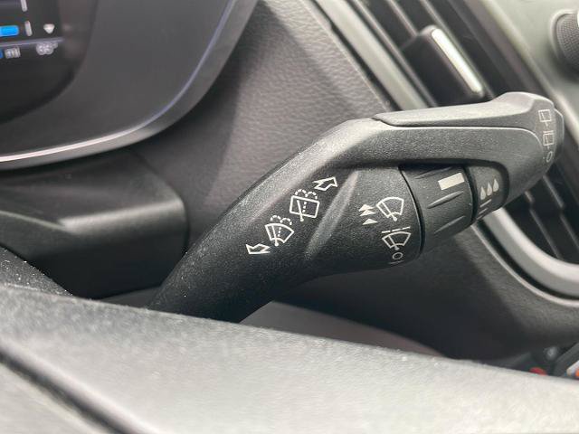 Certified 2017 Ford C-MAX Energi SE FWD image 16