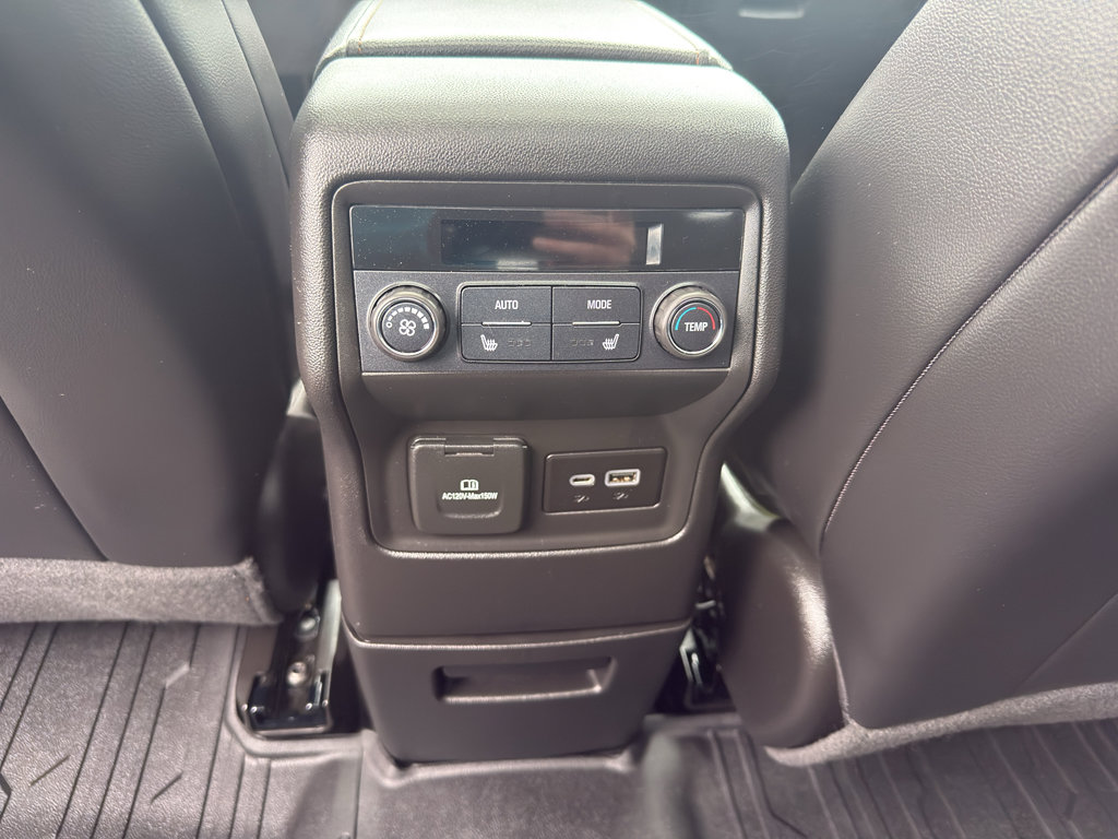 Used 2022 GMC Acadia AT4 w/ Technology Package AWD/4WD image 32