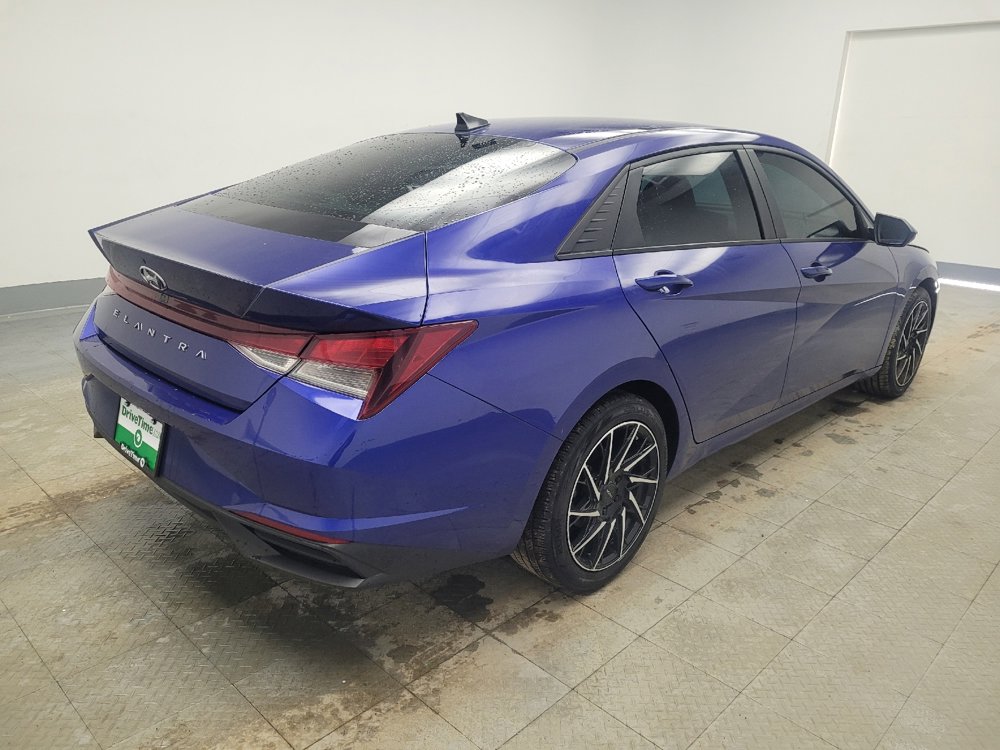 Used 2023 Hyundai Elantra SEL w/ Convenience Package image 9