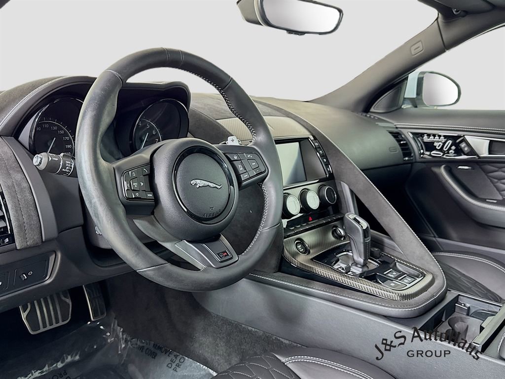 Used 2017 Jaguar F-TYPE SVR image 9