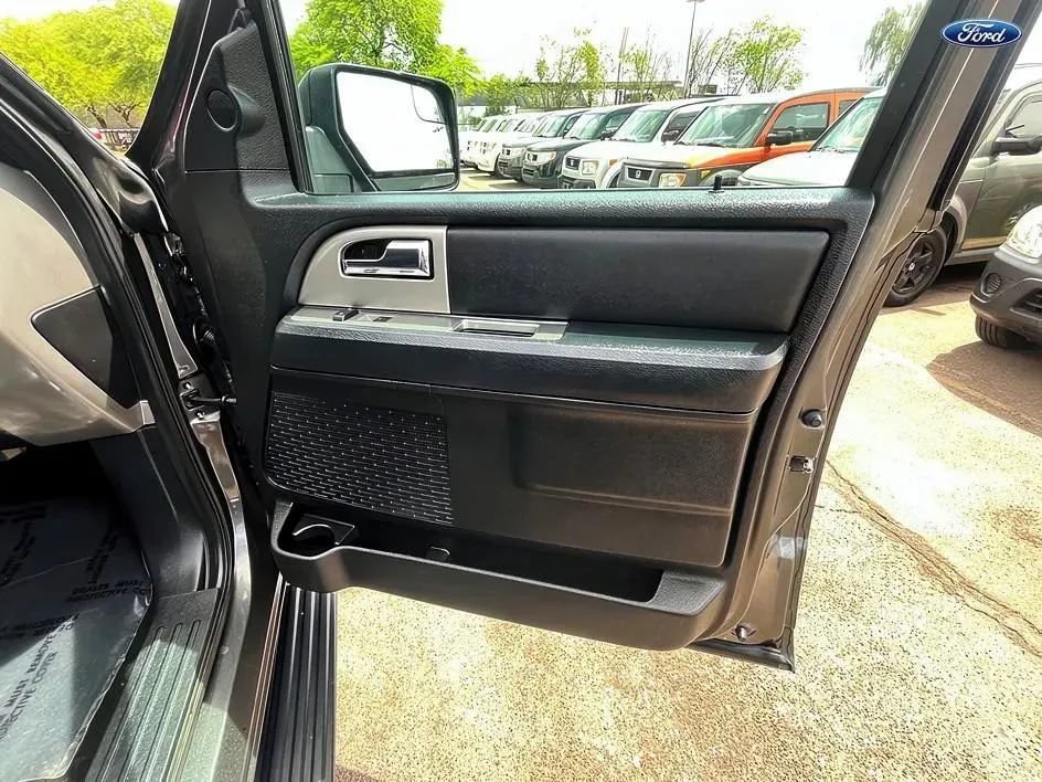 Used 2017 Ford Expedition XLT AWD/4WD image 15