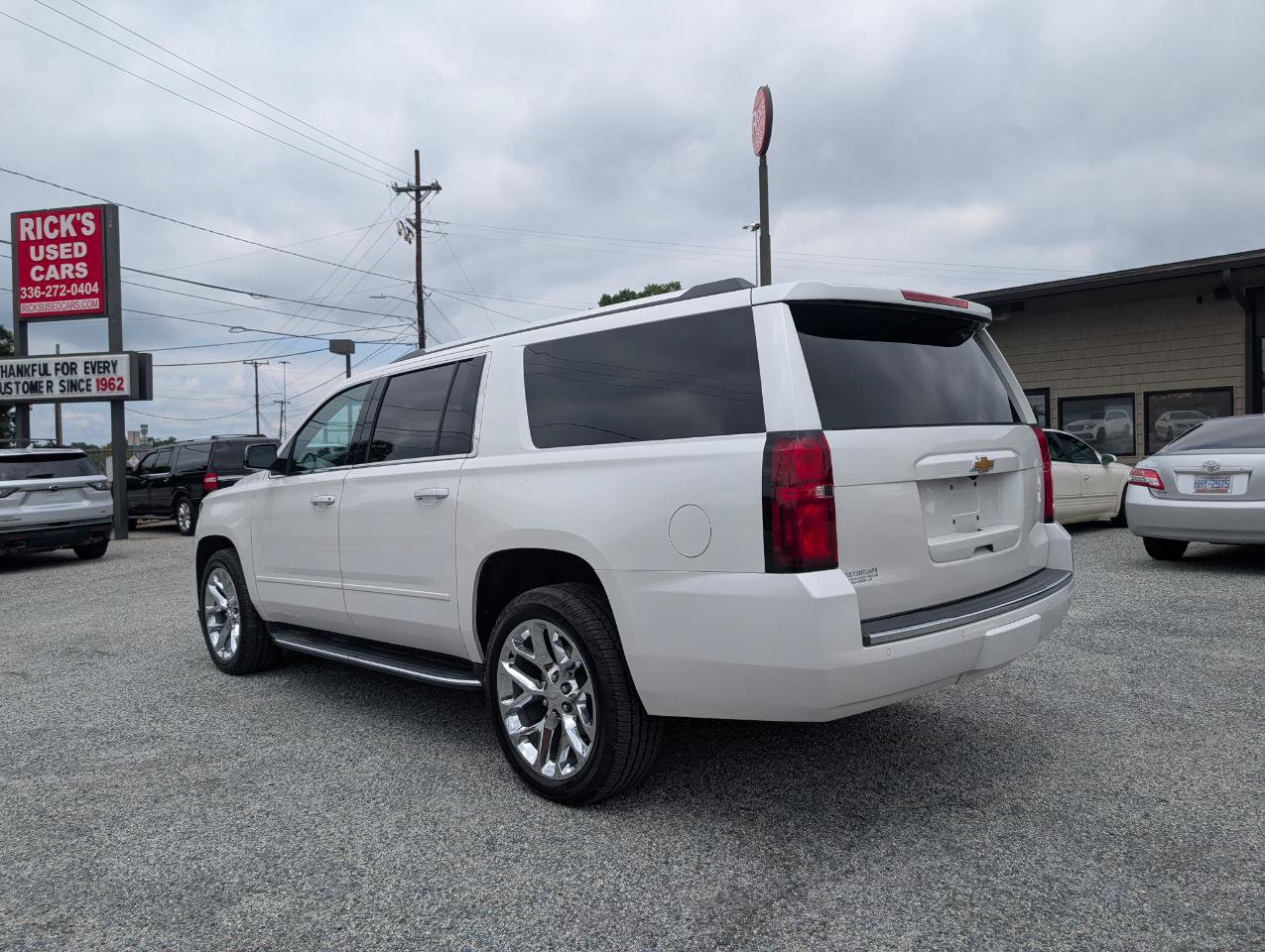 Used 2020 Chevrolet Suburban Premier w/ Premier 6.2L Value Package AWD/4WD image 7