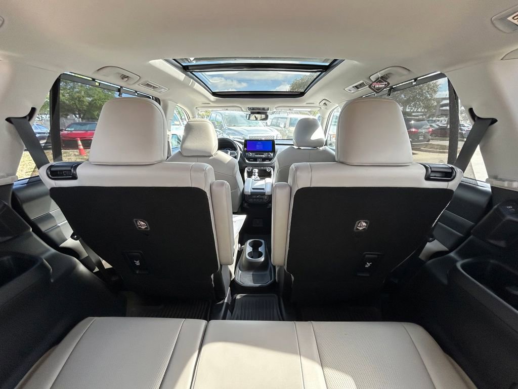 Used 2024 Toyota Grand Highlander XLE image 16