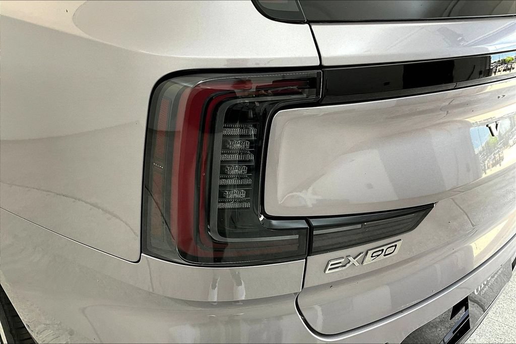 New 2026 Volvo EX90 Plus RWD image 35