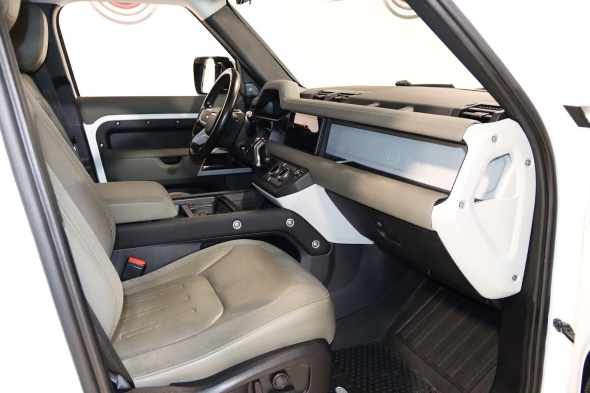 Used 2020 Land Rover Defender 110 SE AWD/4WD image 54