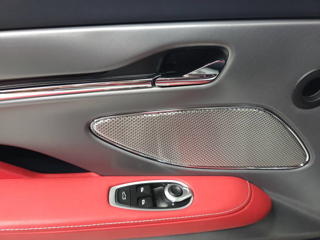 Used 2024 Aston Martin DB12 Coupe RWD image 6