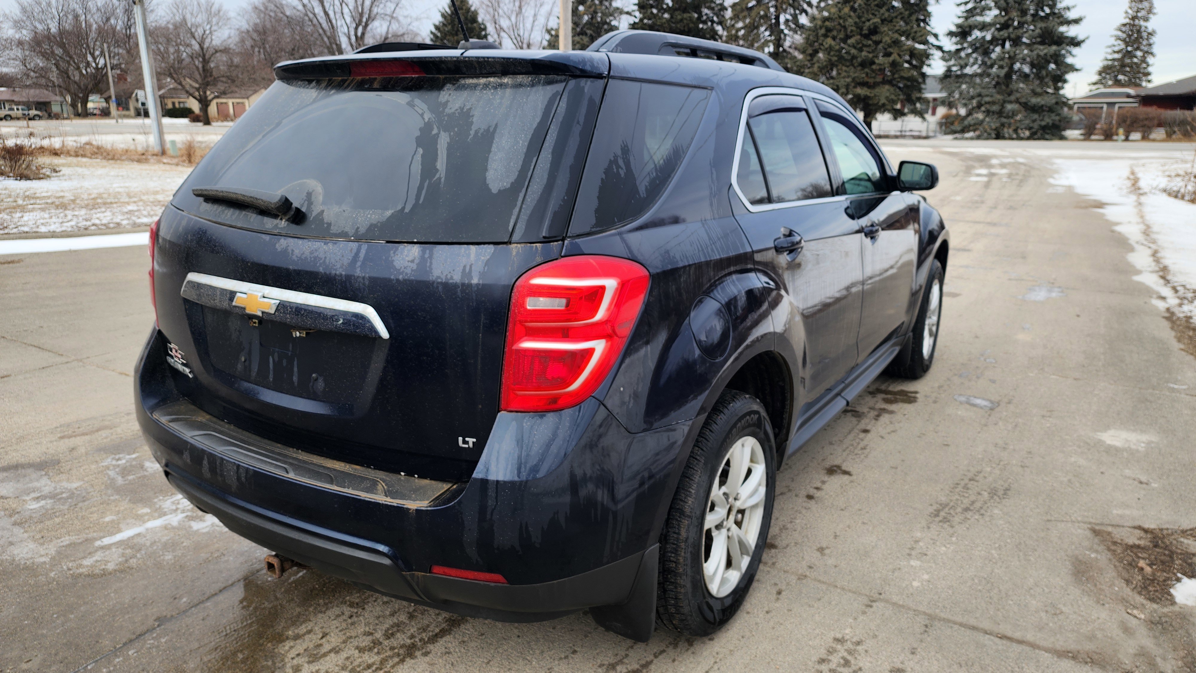 Used 2017 Chevrolet Equinox LT w/ Convenience Package FWD image 4