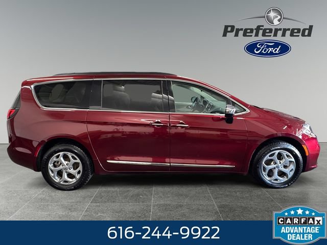 Used 2023 Chrysler Pacifica Limited AWD/4WD image 8