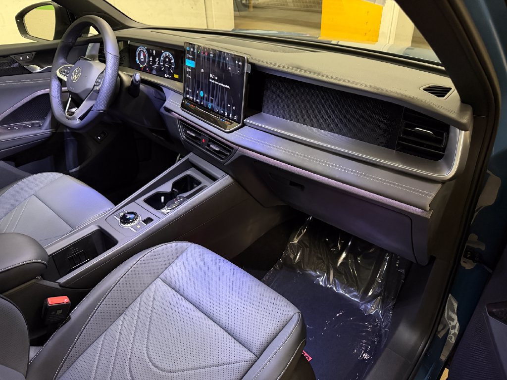 New 2026 Volkswagen Tiguan SE R-Line AWD/4WD image 21