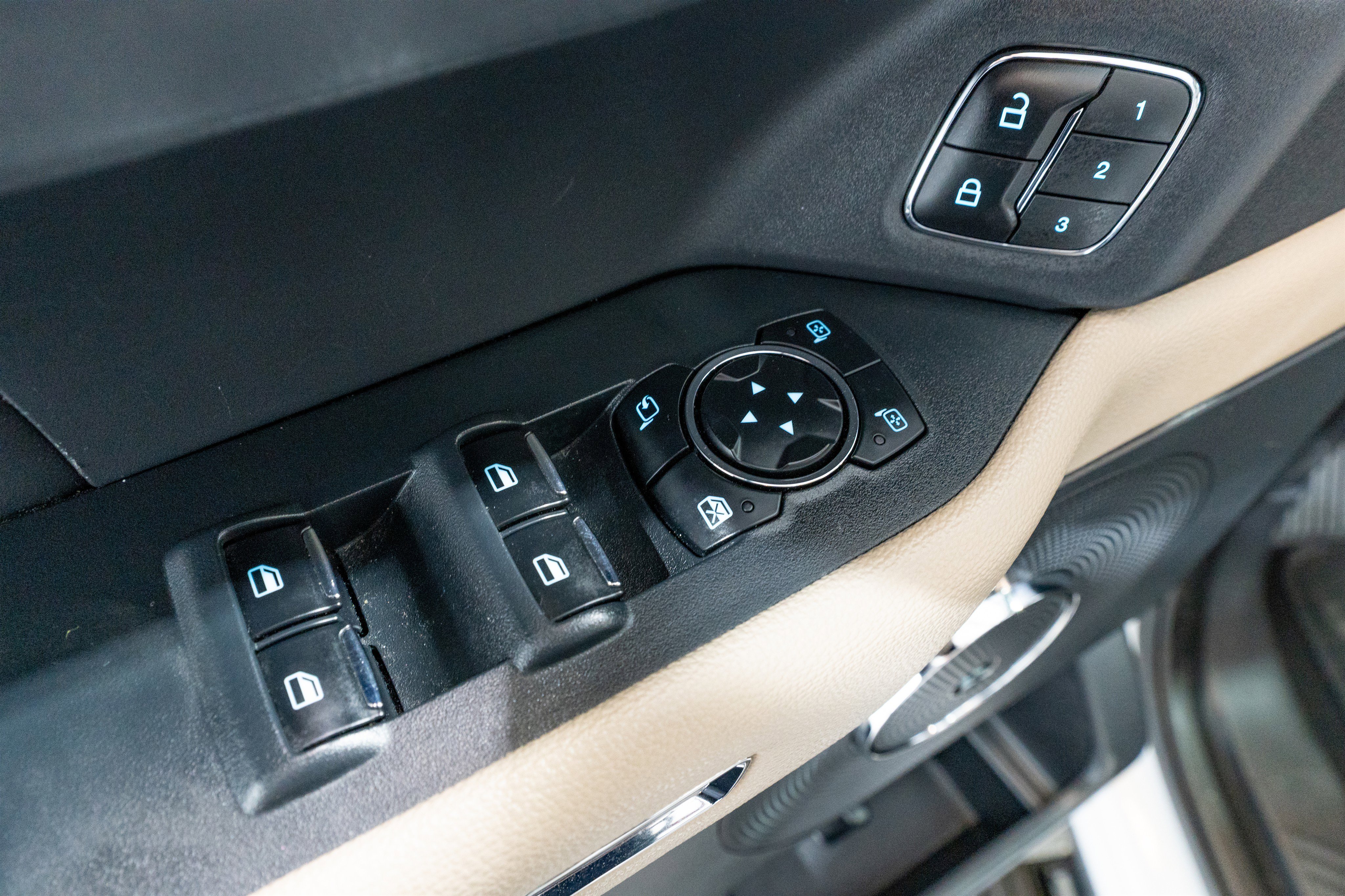 Used 2024 Ford Expedition Max Limited image 15