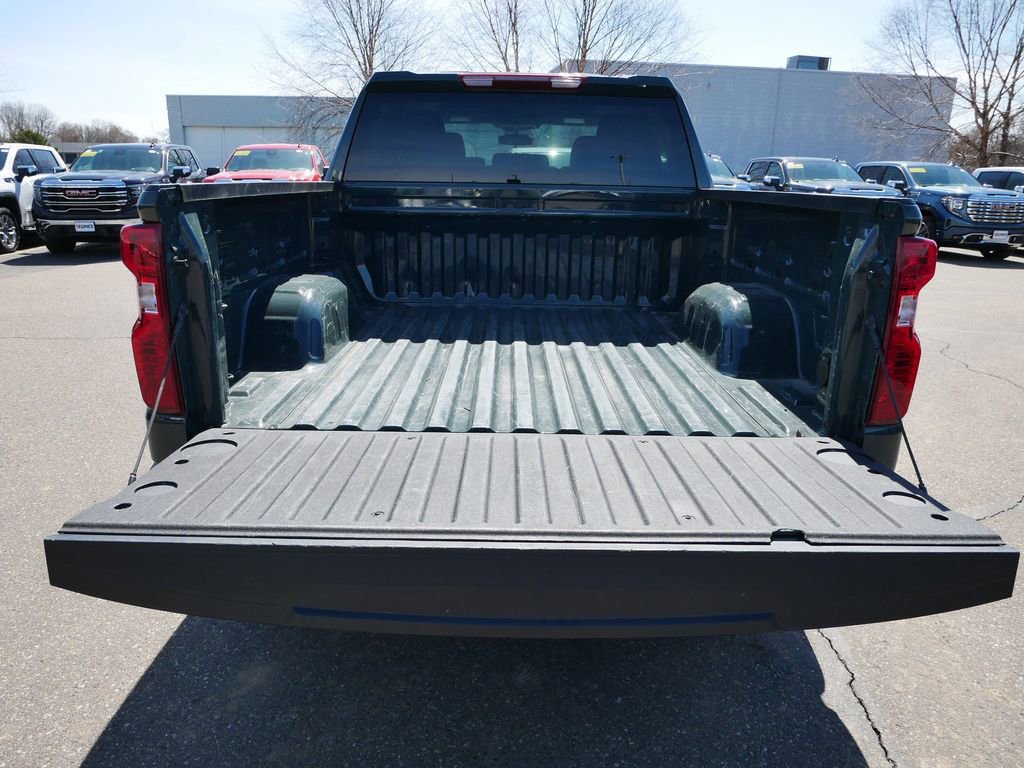 Used 2025 Chevrolet Silverado 1500 LT AWD/4WD image 14