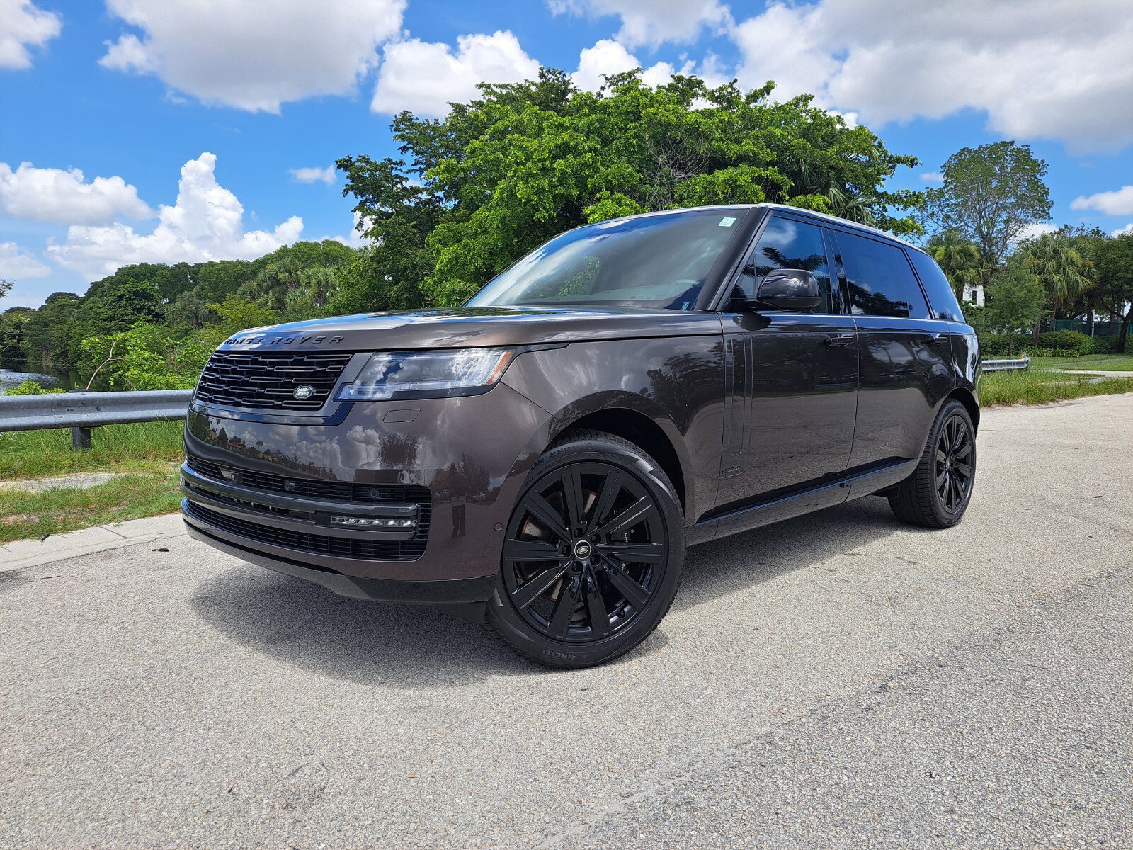New 2025 Land Rover Range Rover Long Wheelbase Autobiography