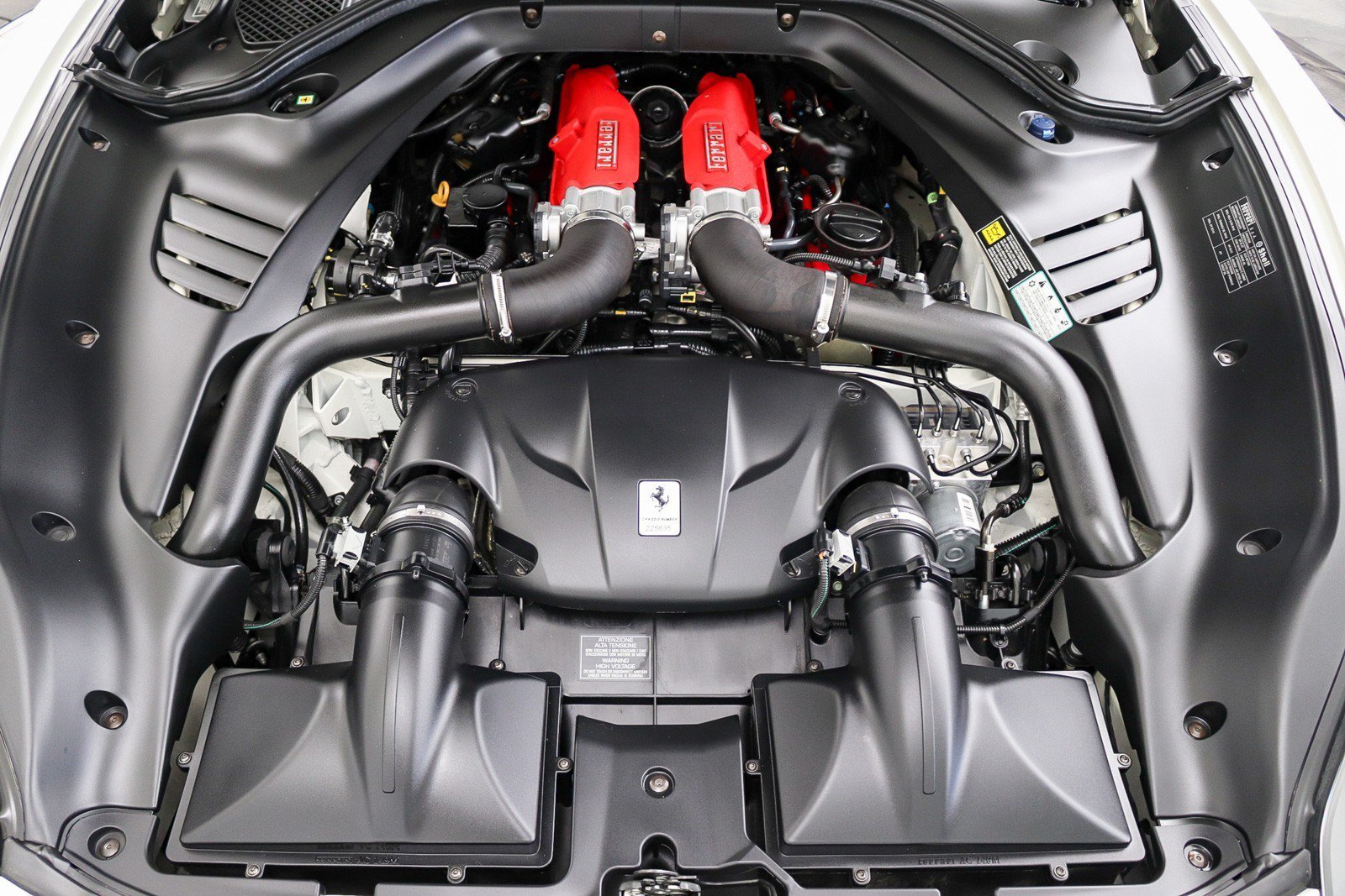 Used 2017 Ferrari California T RWD image 44
