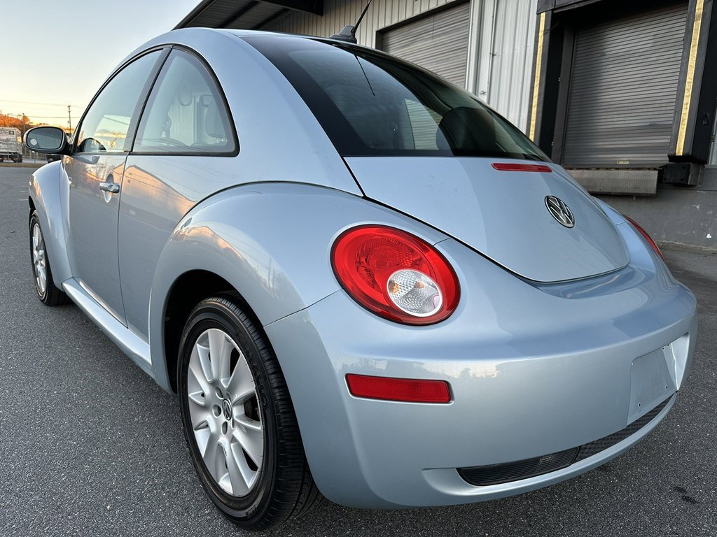 Used 2010 Volkswagen Beetle Coupe image 3