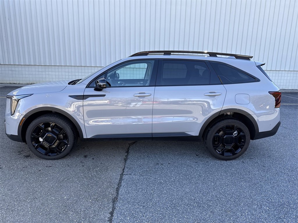 Used 2025 Kia Sorento SX image 4