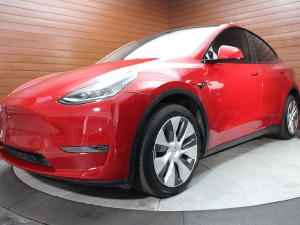 Used 2023 Tesla Model Y Long Range AWD/4WD image 35