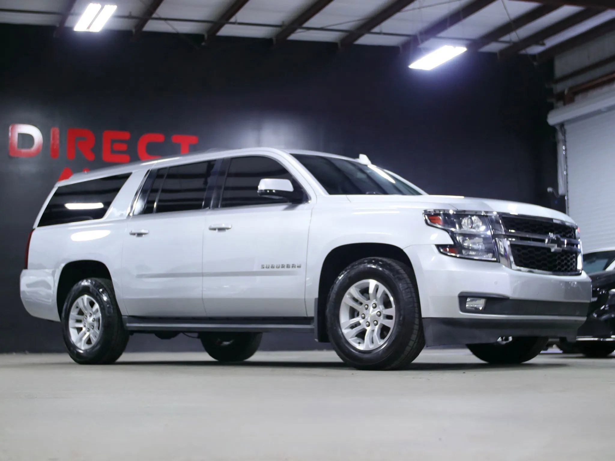 Used 2016 Chevrolet Suburban LT image 8