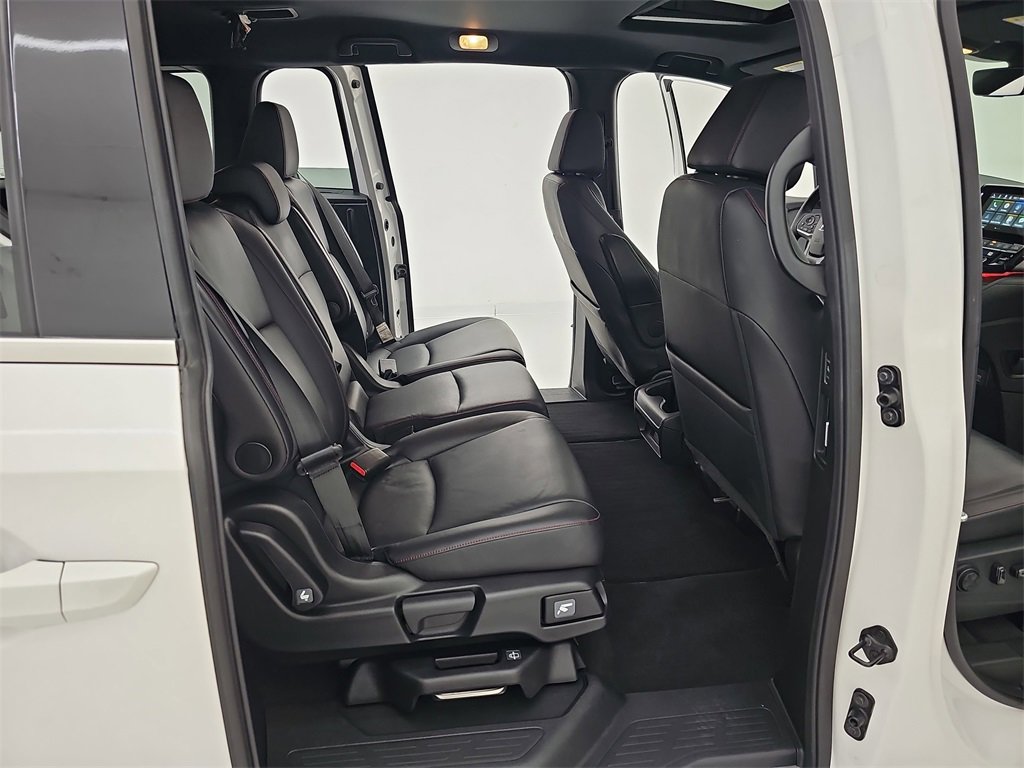 Used 2023 Honda Odyssey Sport image 13