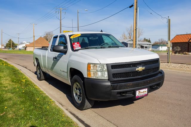 Used 2007 Chevrolet Silverado 1500 W/T w/ Towing Package AWD/4WD image 3