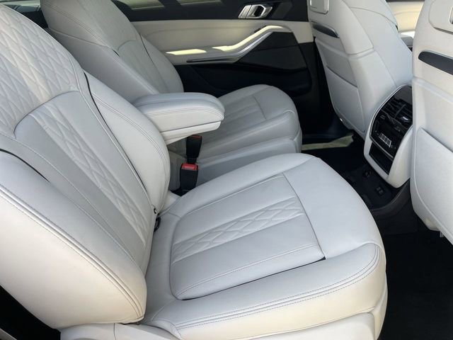 Used 2026 BMW X7 M60i image 14
