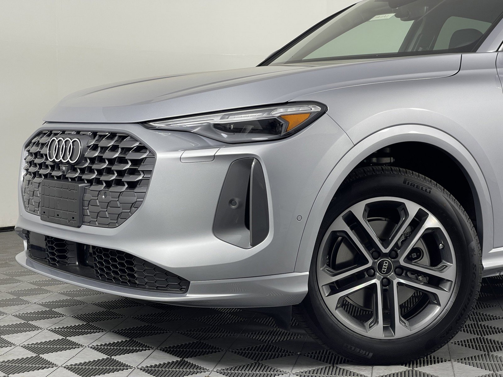 New 2025 Audi Q5 Premium Plus image 4