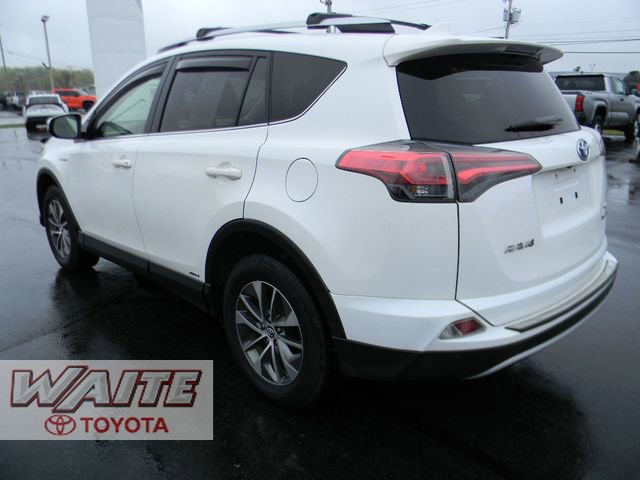 Used 2016 Toyota RAV4 XLE w/ Convenience Package AWD/4WD image 4