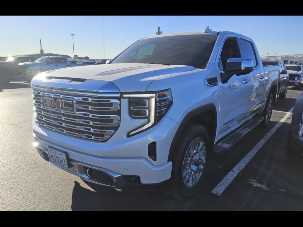 Used 2022 GMC Sierra 1500 Denali w/ Technology Package AWD/4WD image 5