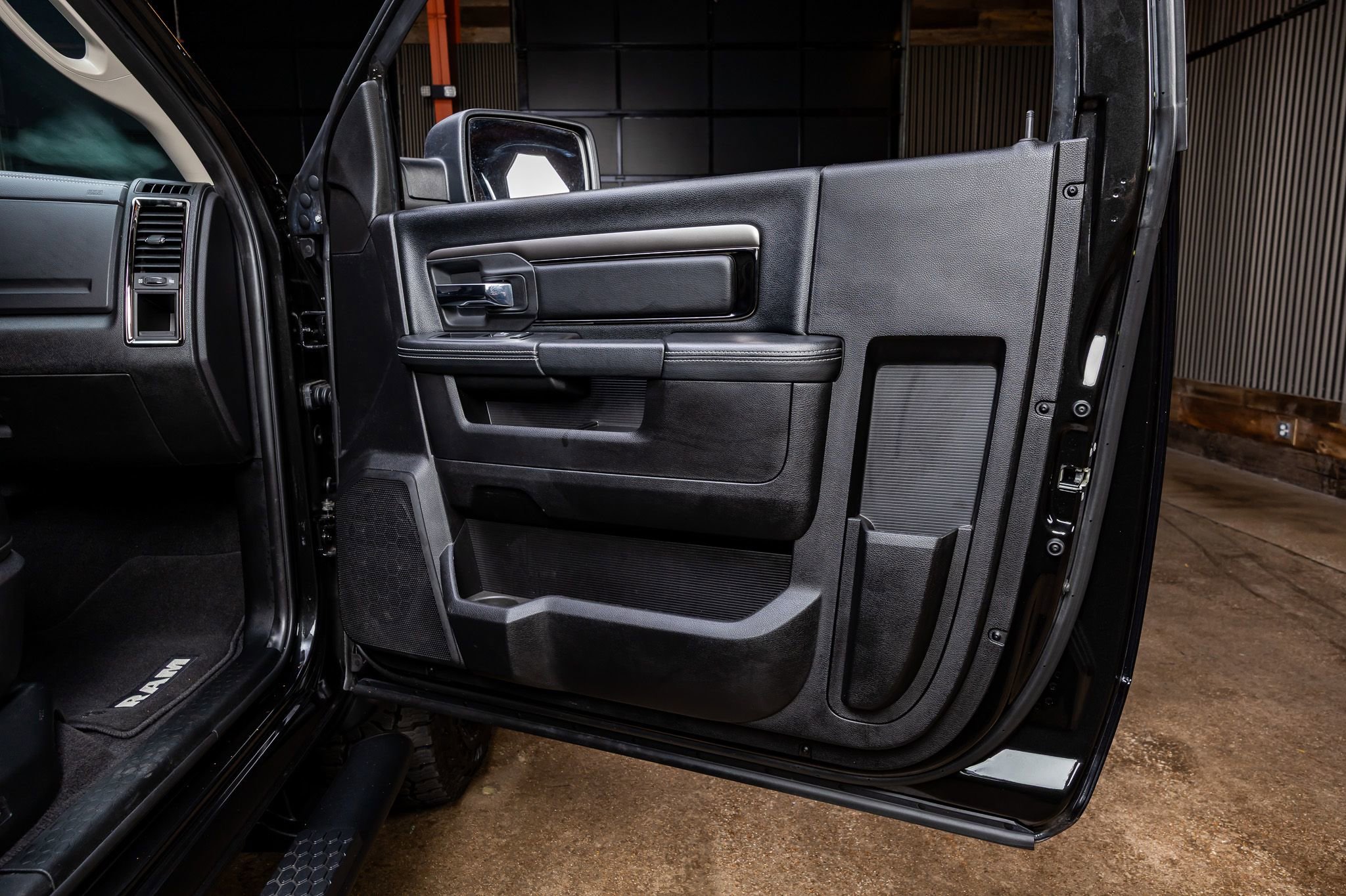 Used 2017 RAM 1500 Sport w/ Black Ram 1500 Sport Group image 32