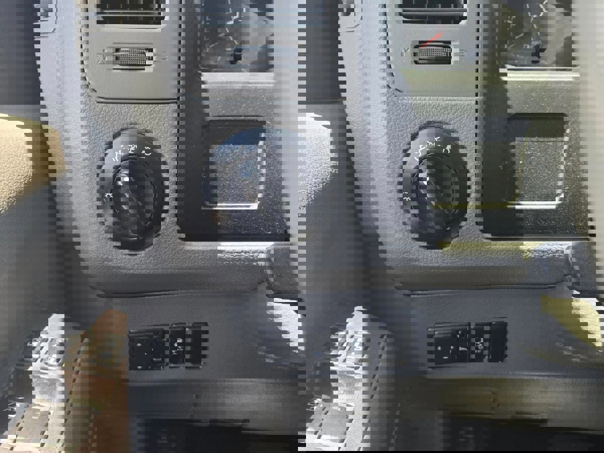 Used 2018 Nissan NV 3500 SL w/ Navigation Package image 24