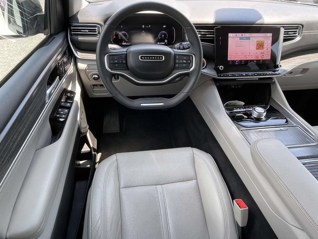 Used 2024 Jeep Wagoneer L Series II w/ Flexible Seating Group AWD/4WD image 12