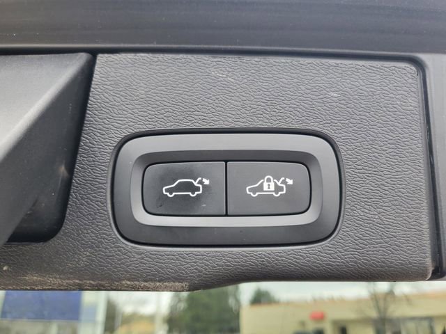 Certified 2023 Volvo XC60 B5 Plus image 31