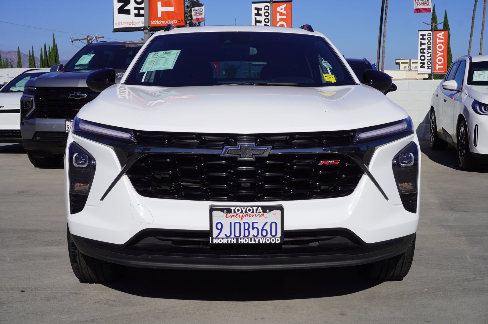 Used 2024 Chevrolet Trax RS w/ Sunroof Package FWD image 3