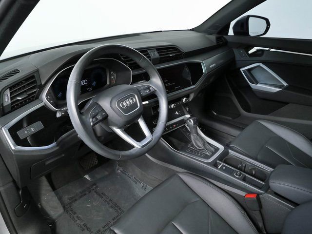 Used 2023 Audi Q3 2.0T Premium w/ Convenience Package AWD/4WD image 4