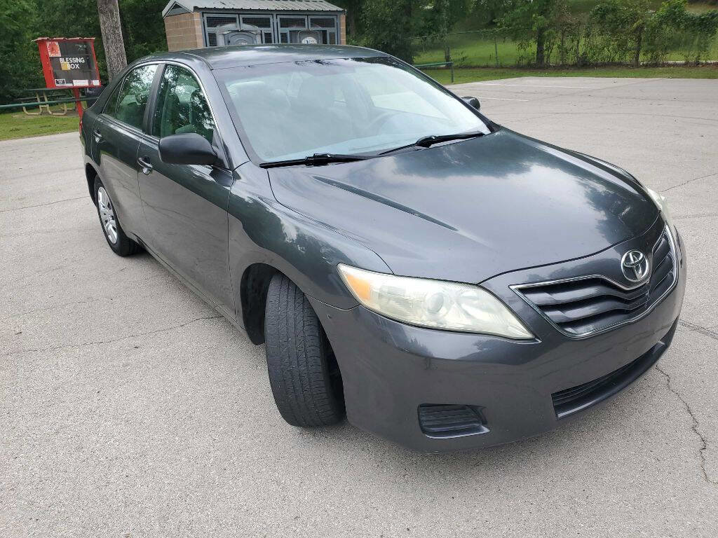 Used 2010 Toyota Camry LE image 4