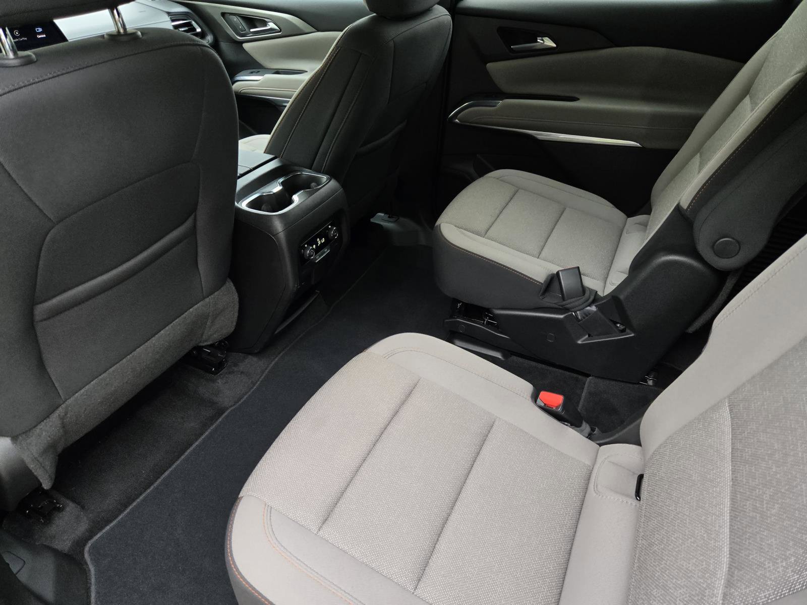 Used 2026 Chevrolet Traverse LT w/ Driver Confidence Package FWD image 17