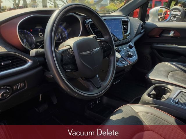 Used 2020 Chrysler Pacifica Limited image 19