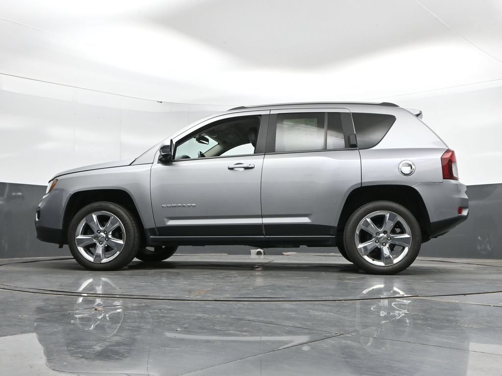 Used 2015 Jeep Compass Limited AWD/4WD image 36