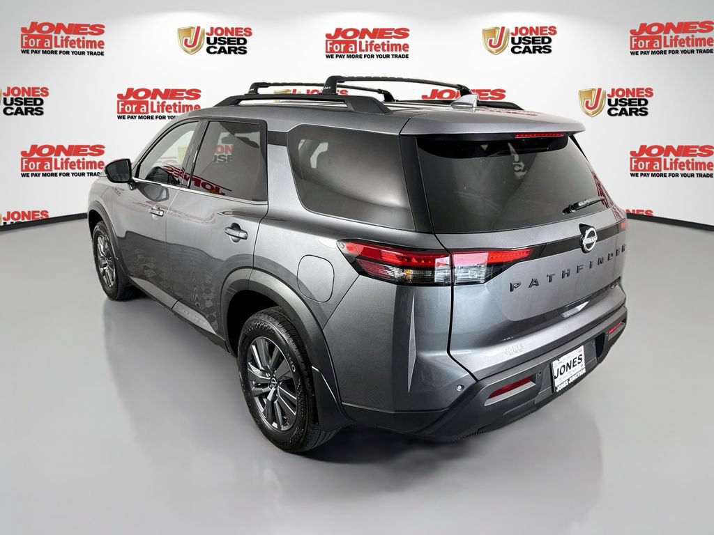 Used 2025 Nissan Pathfinder SV w/ Black Appearance Package AWD/4WD image 2
